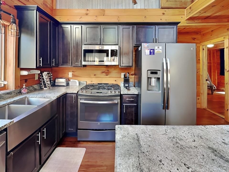 Full Kitchen