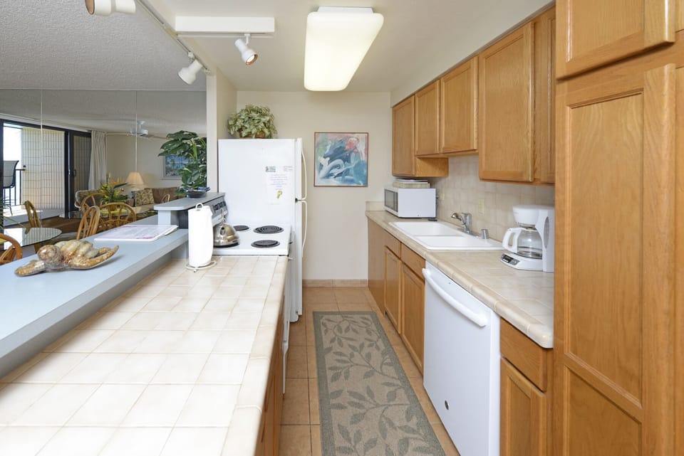 Full kitchen