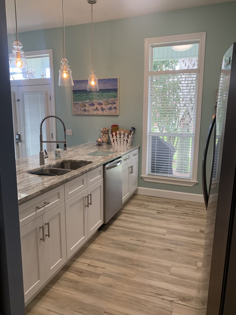 Fully remodeled and fully stocked kitchen