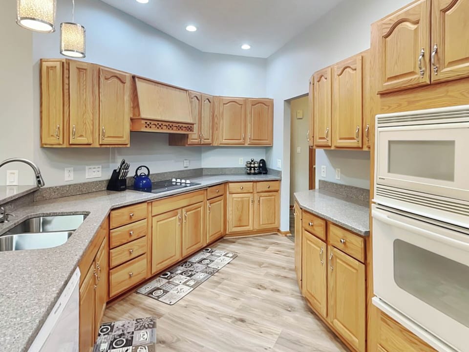 Full Kitchen