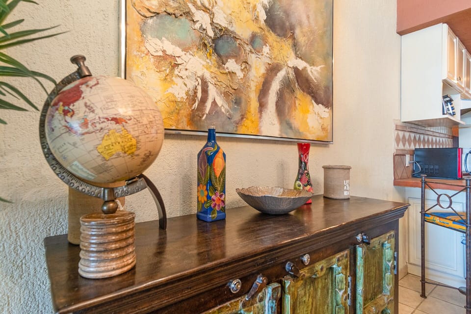 Detail of the cabinet by the dining table.