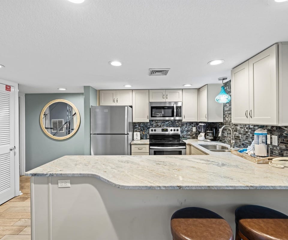 HSRC 210 Breakfast Bar/ Kitchen Area