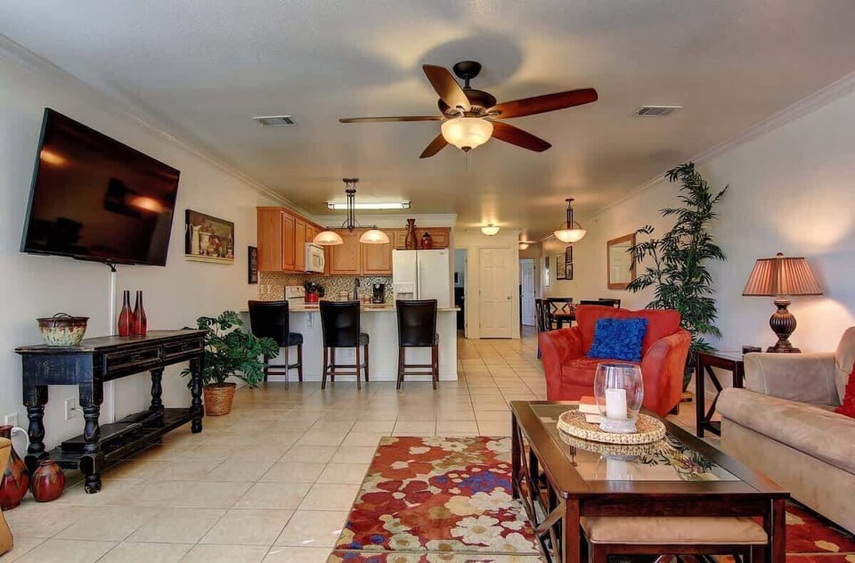 Spacious/ open living room!