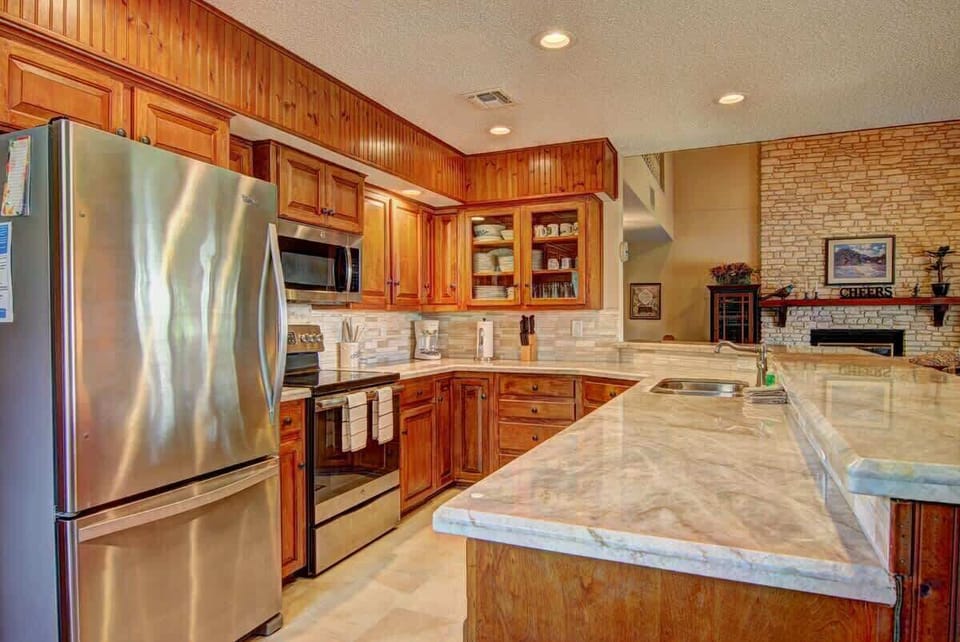 	Full Kitchen, Refrigerator, Coffee Maker, Microwave, Toaster, Cookware, Blender, Stove, Dishwasher