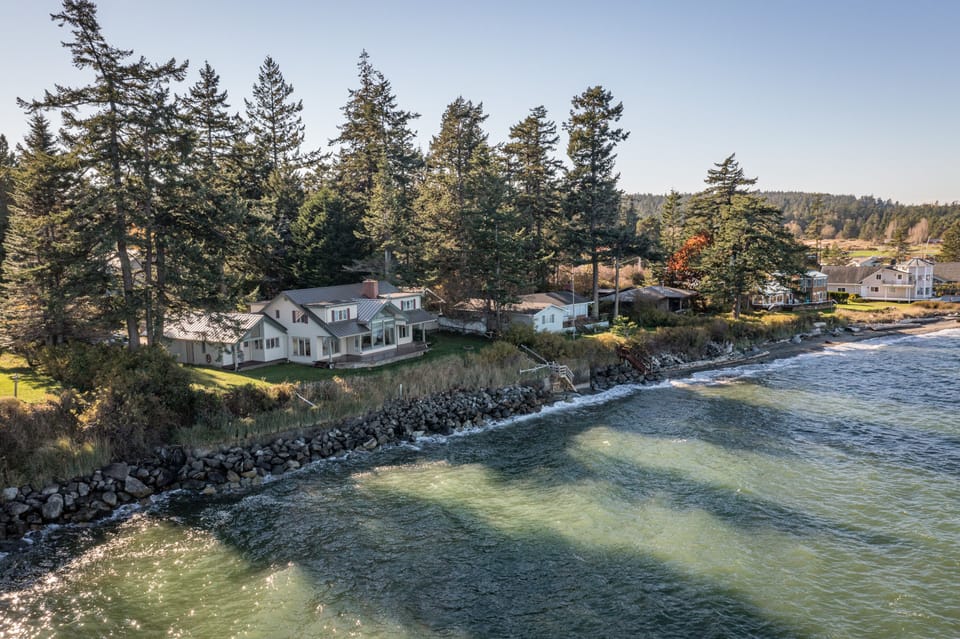 131 Sunset Ave - Eastsound Orcas Island Washington - 01
