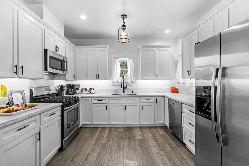 Fully Equipped Remodeled Kitchen