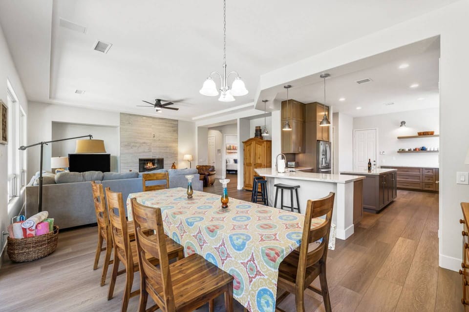 Dining Room for 7-8