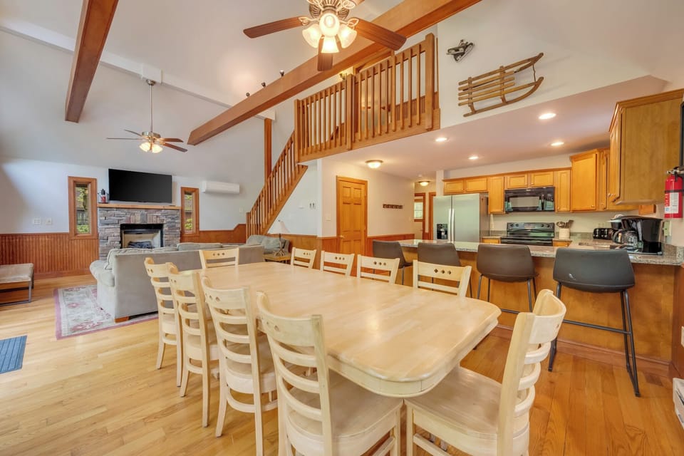 2nd Floor Open Plan Makes for Easy Interaction with All