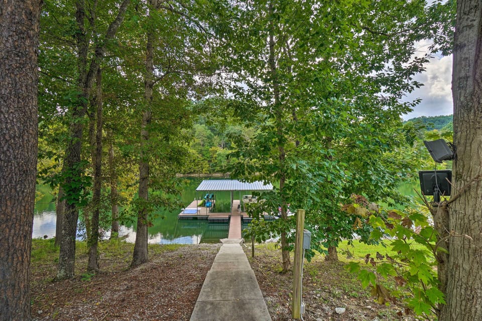 Private Covered Dock | 1 Covered Slip Available for Guest Use