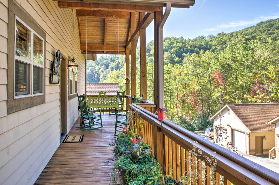 Deck | Foliage Views