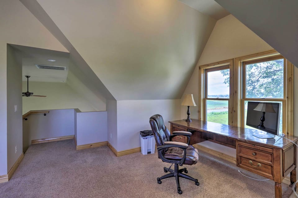 Bedroom 1 Loft | Workspace | Twin Bed
