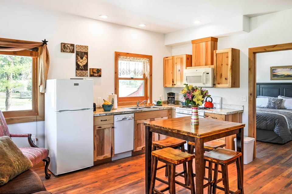 Kitchen & Living Area