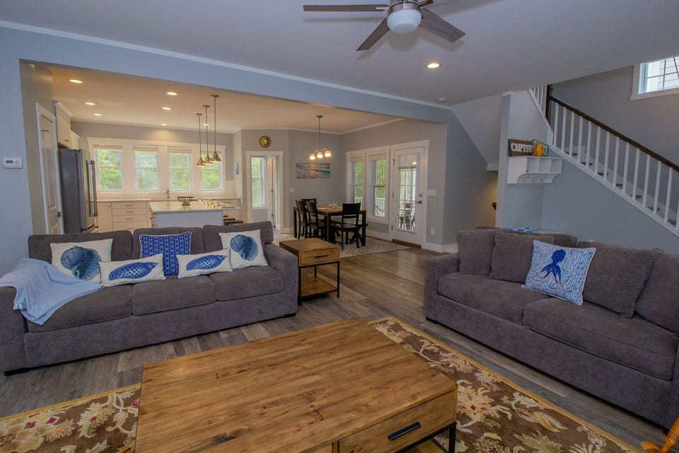 Main Level | Living Room