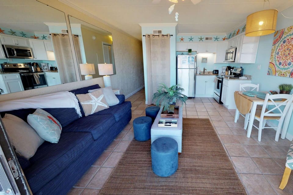 Spacious living area, open floor plan, plenty of space to hang out with the family