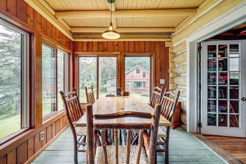 Sunroom | Main Level | Dining Area | Dishes & Flatware Provided