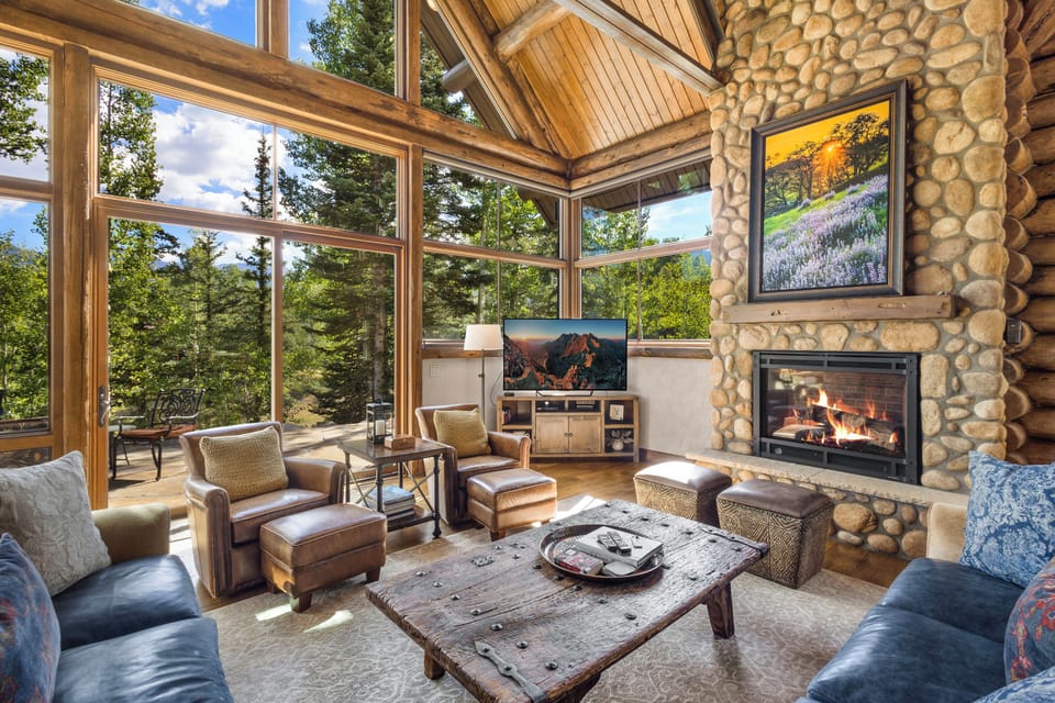 2.00-telluride-alpen-ridge-living-room1
