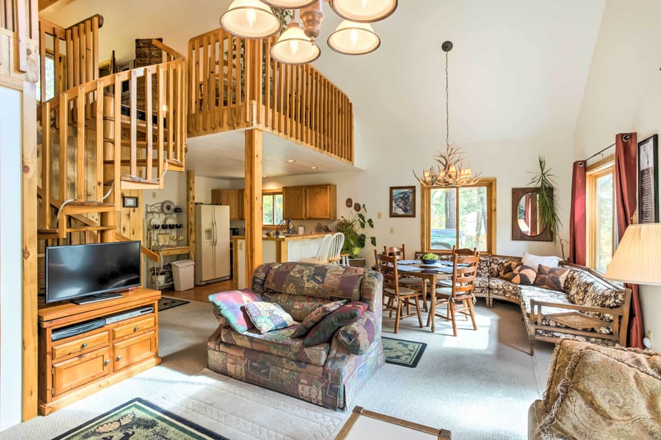 Living Space | No WiFi/Limited Cell Service