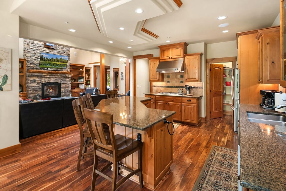 Buttercup Manor: - Large granite island for making fabulous in-home meals!  Seating for 5.