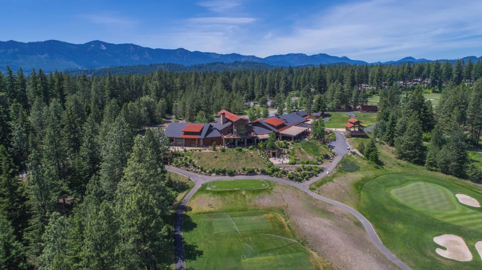 The Tilted Wagon. - Swiftwater Winery and Rope Rider Golf Course Hole #18.