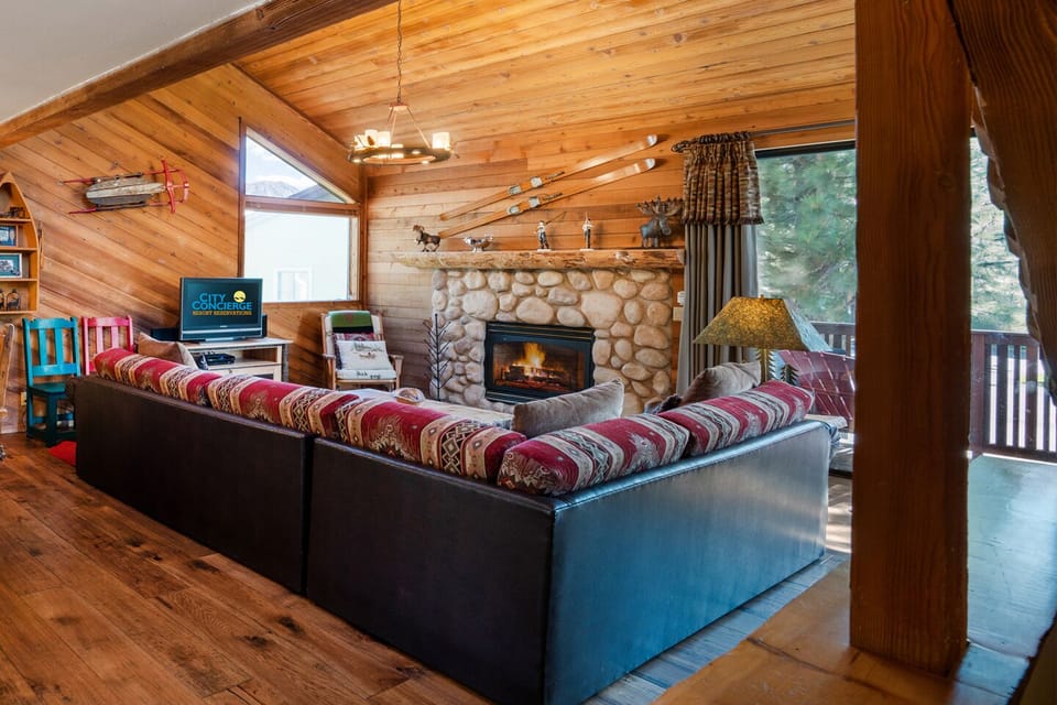 Nice spacious living space,