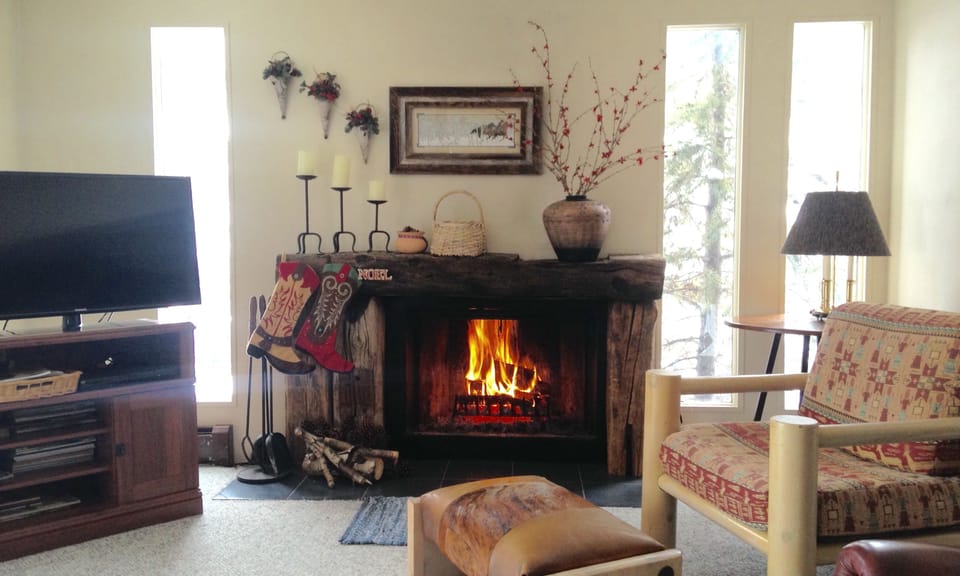 Fireplace: wood included 