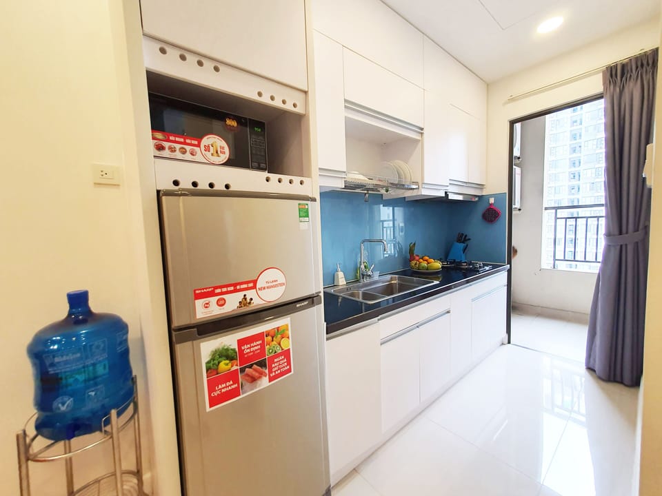 fully- stocked kitchen
