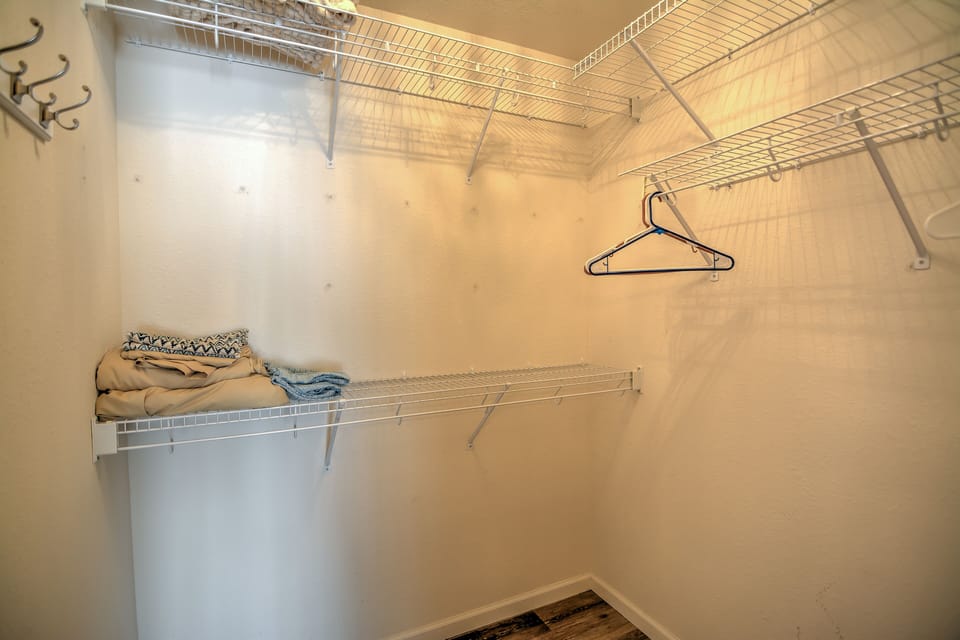 Closet 1 (Master)