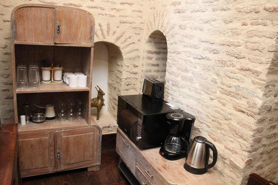 Castle in Old Town, Armory Room, coffee/tea place