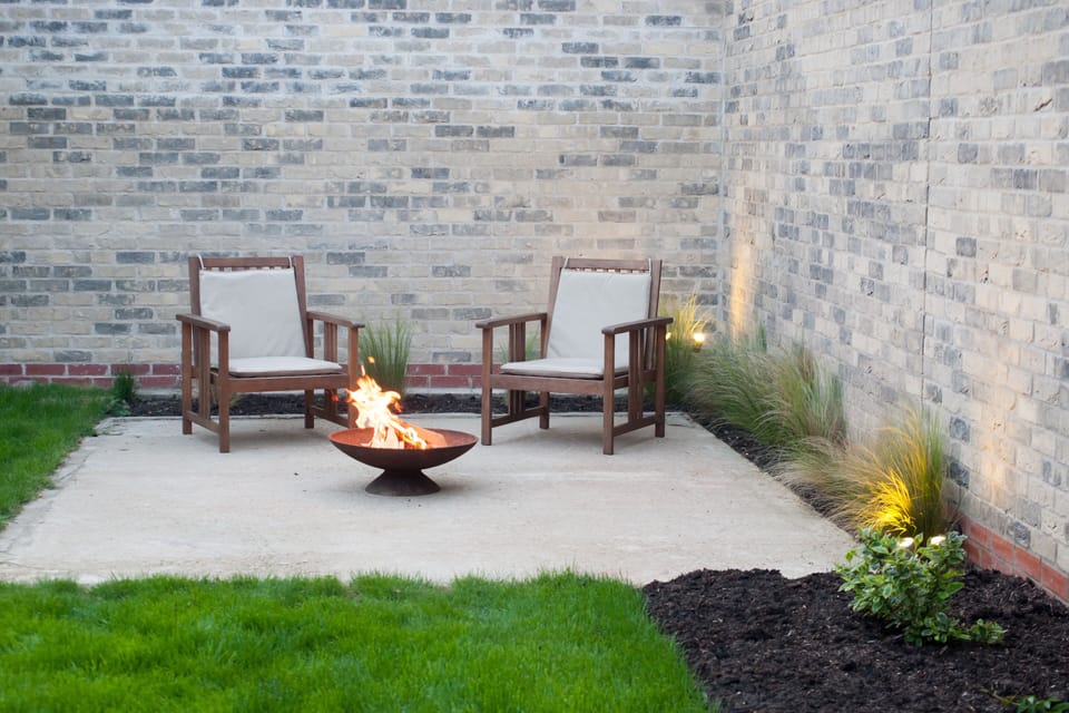 Fire pit with kindling and fire lighters supplied.
