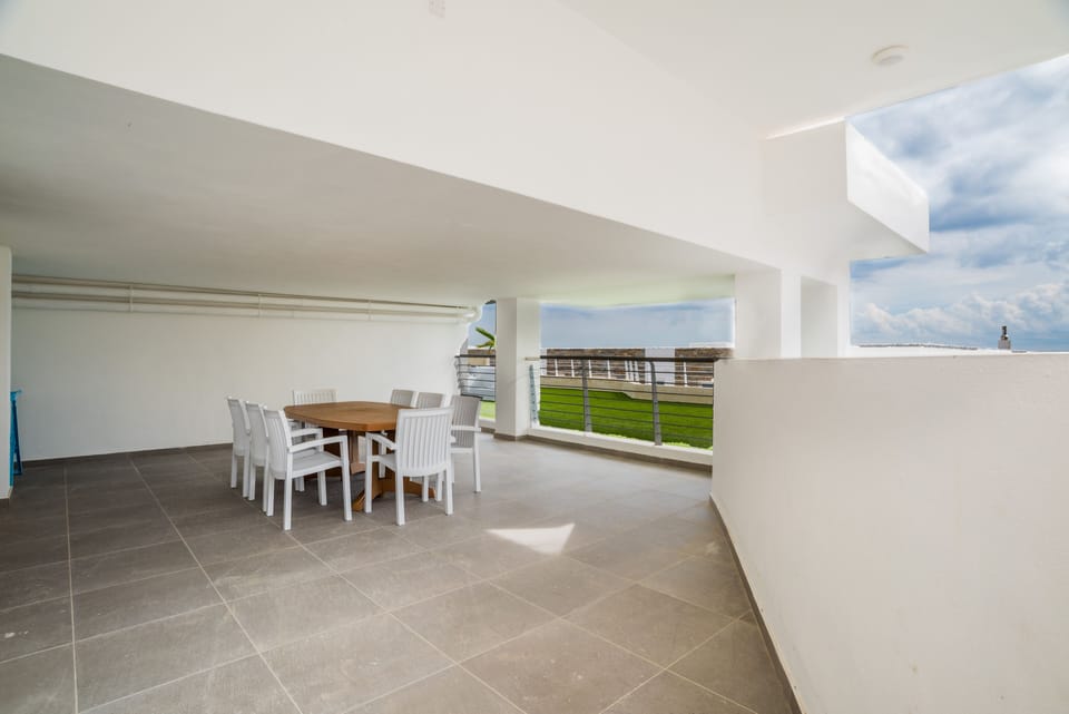 Outdoor Terrace 