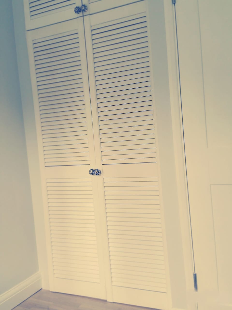 Good size wardrobe with hangers and space  for luggage