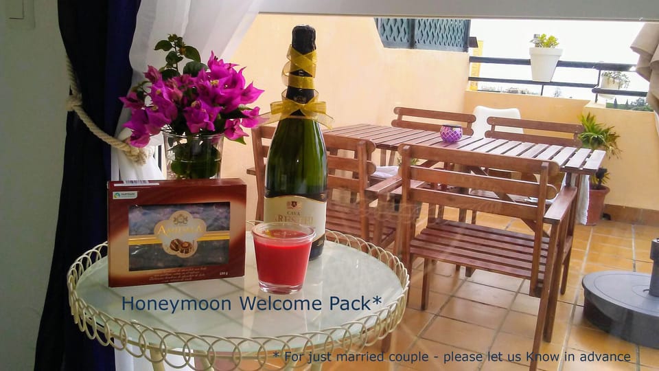 Honeymooners welcome pack