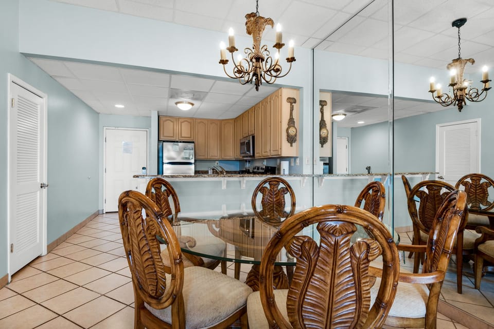 Dining table seats 6
