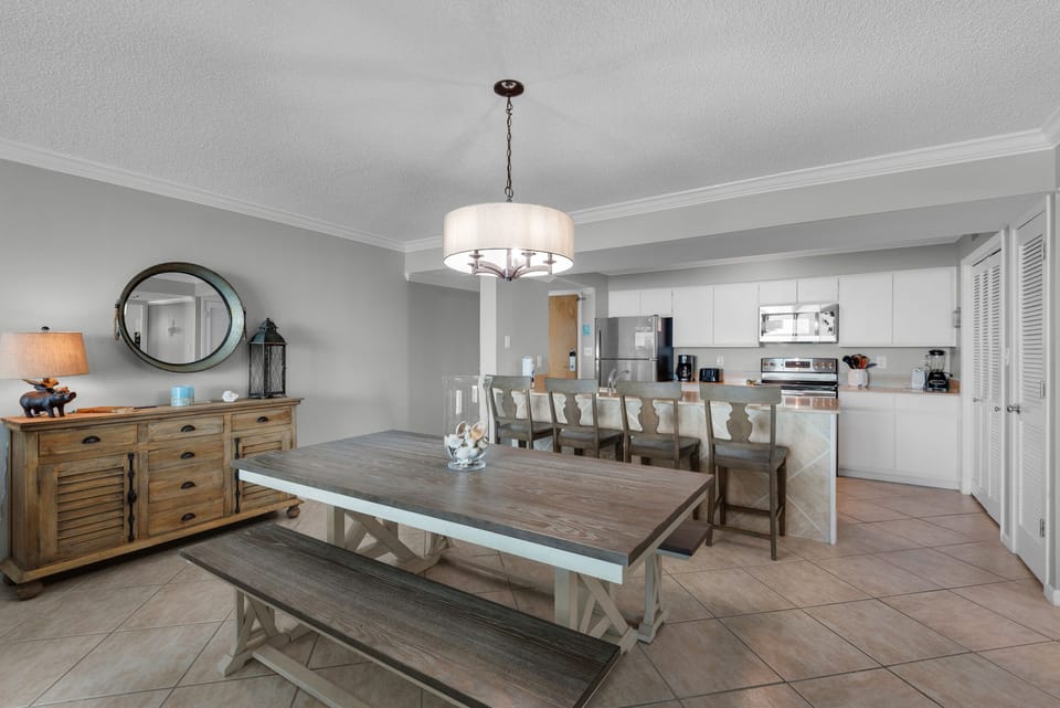 Dining to kitchen view