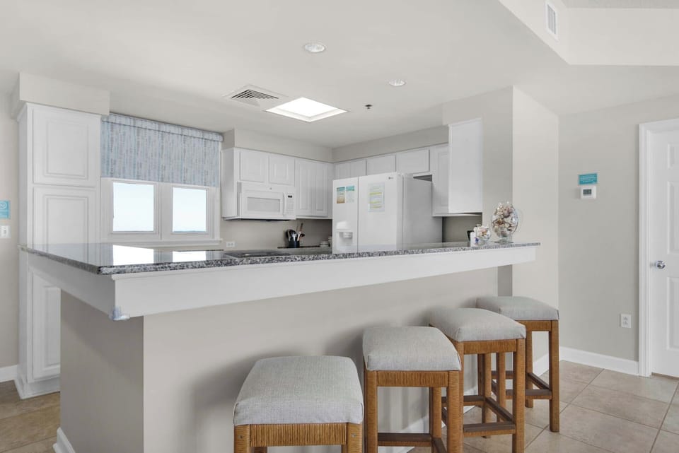 Eat-in bar seating