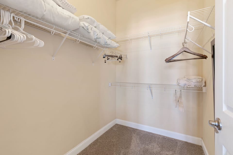 Walk-in Closet
