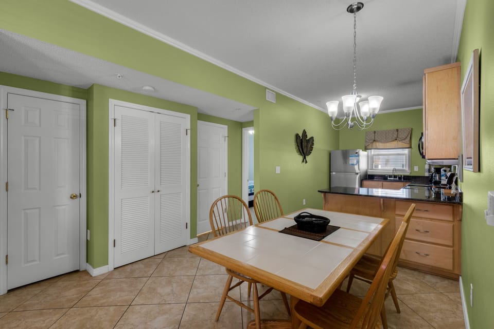Dining to kitchen view