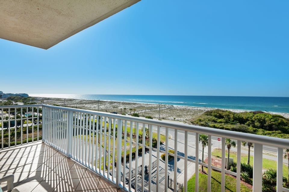 Emerald Dolphin 501 Balcony views