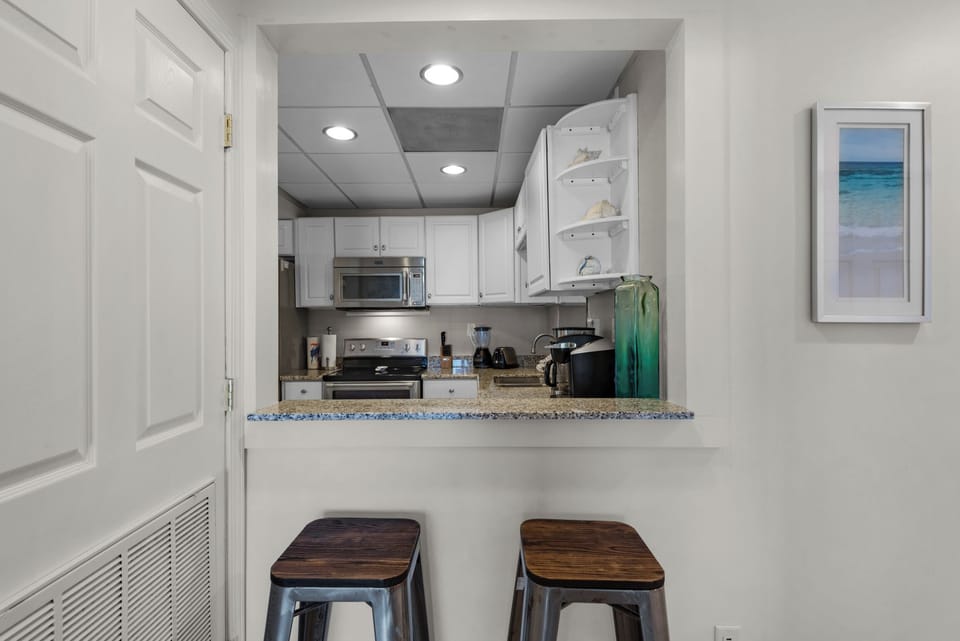 Eat-in bar seating