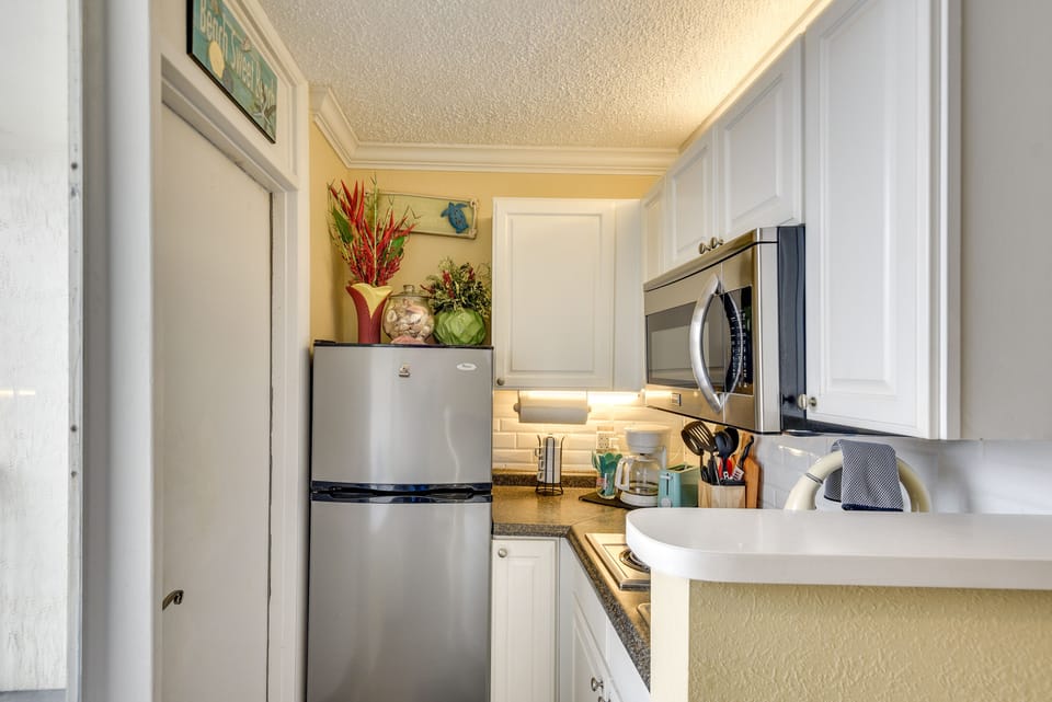 Well-Equipped Kitchen | Toaster | Drip Coffee Maker