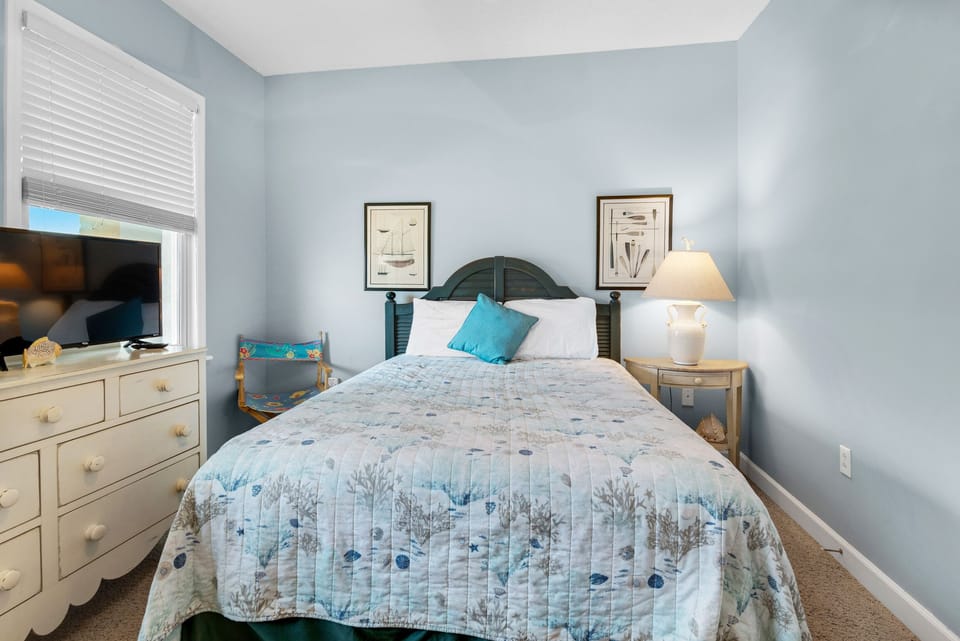 Guest bedroom