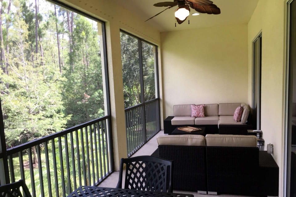 Preserve view and privacy on the large screened lanai. A great space to relax and entertain.