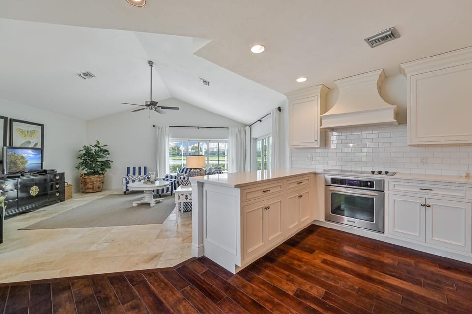 SW28503 - The large, custom kitchen with island and additional butler's pantry is fully equipped