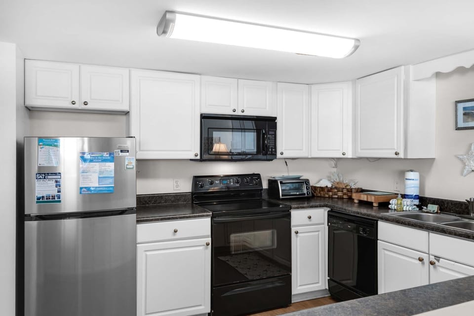 Full kitchen