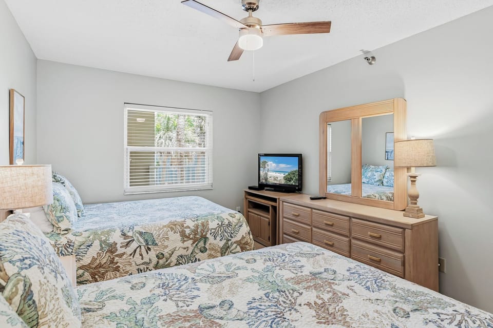 JC Resorts Hamilton House Bedroom 2 Indian Rocks Beach-2(2048 Pixels)24