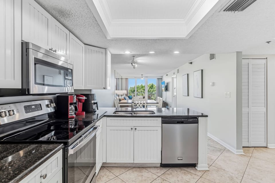 JC Resorts Hamilton House Kitchen Indian Rocks Beach-2(2048 Pixels)17