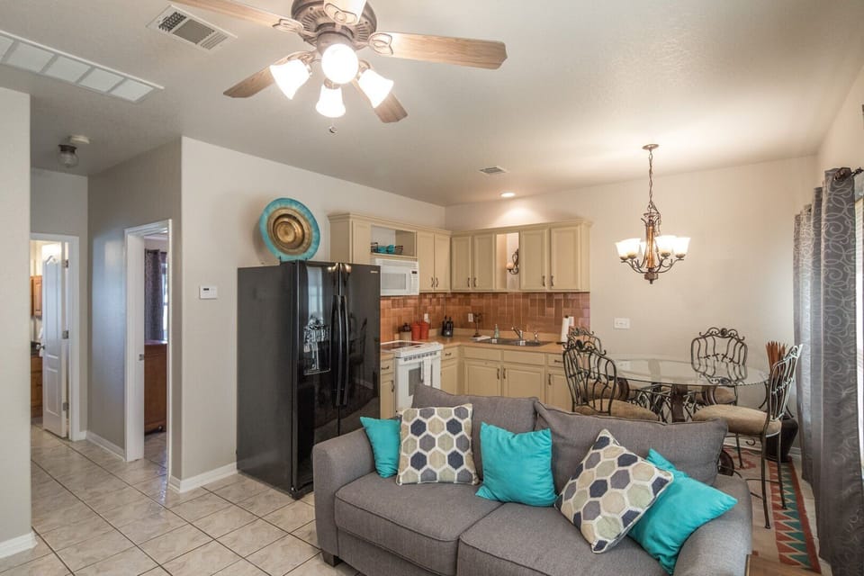Second kitchen + living & dining area