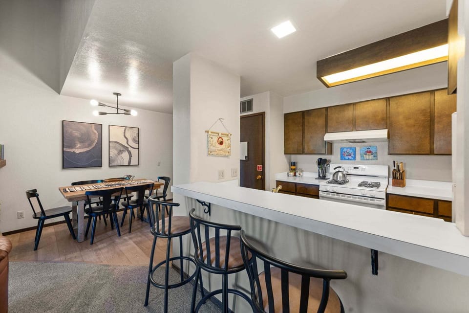 Dining Area and Full Kitchen