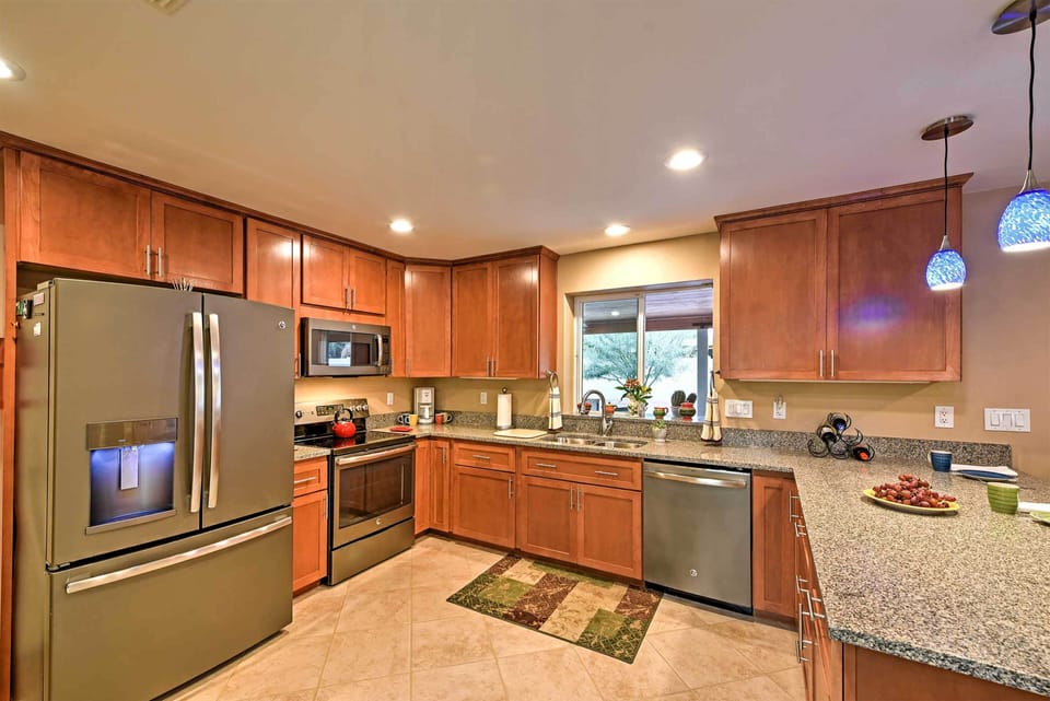 Kitchen | Breakfast Bar w/ Seating