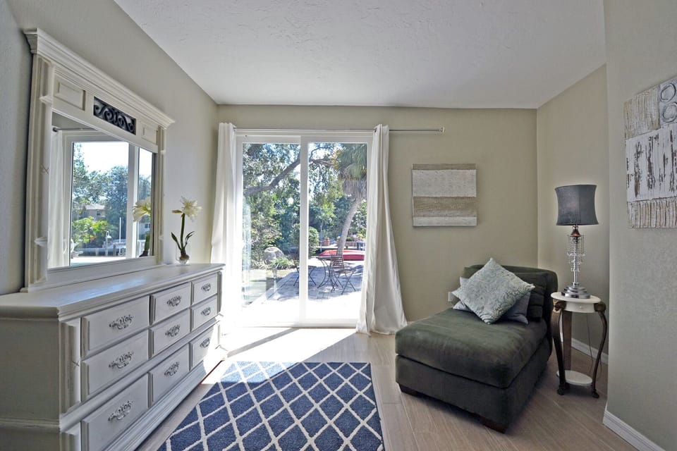 master bedroom has sitting area